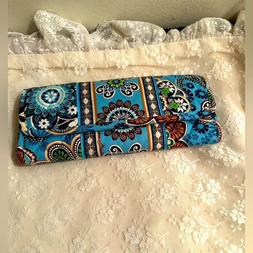 Vera Bradley Blue Tri Fold Clutch Magnetic Closure Pre owned
